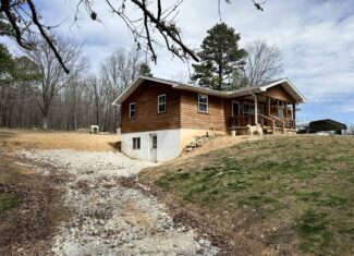 Hunting Property with Home and Shop for Sale in Mountain View, MO