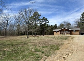 Hunting Property with Home and Shop for Sale in Mountain View, MO