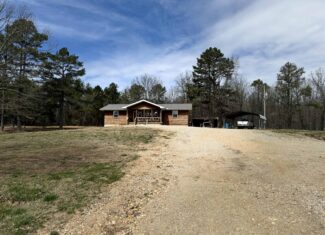 Hunting Property with Home and Shop for Sale in Mountain View, MO