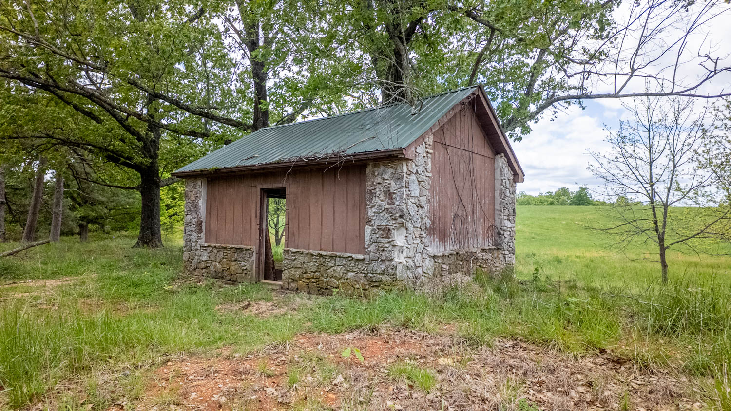 BEAUTIFUL FARM FOR SALE IN THE OZARKS