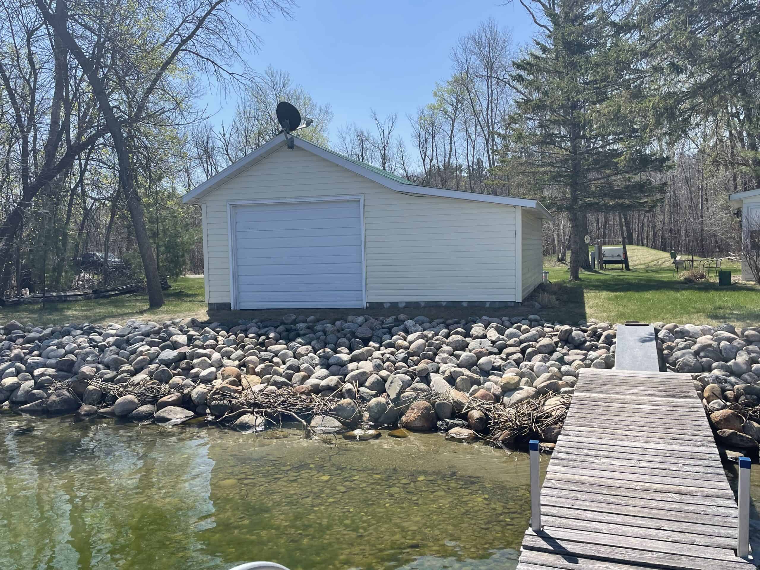 MN Lakefront Cabin and Land Auction