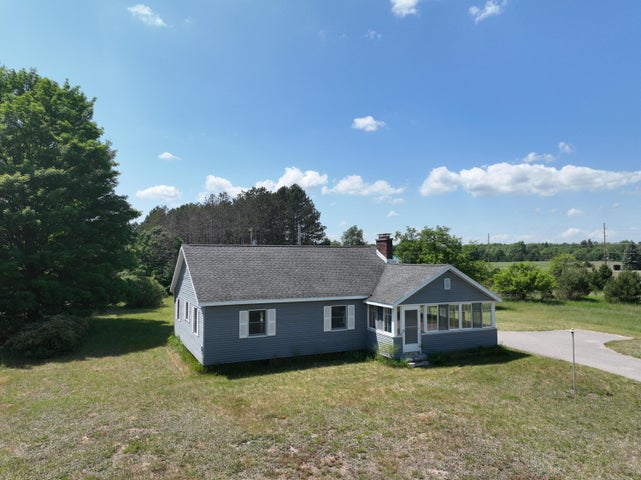 Farmhouse on 36 Acres with Pond, Woods & Wildlife – Cadillac, MI