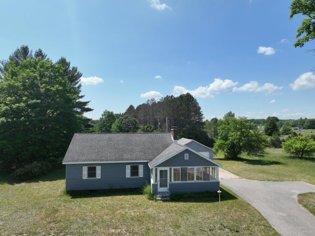 Farmhouse on 36 Acres with Pond, Woods & Wildlife – Cadillac, MI