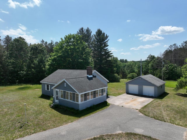 Farmhouse on 36 Acres with Pond, Woods & Wildlife – Cadillac, MI