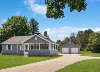 Farmhouse on 36 Acres with Pond, Woods & Wildlife – Cadillac, MI