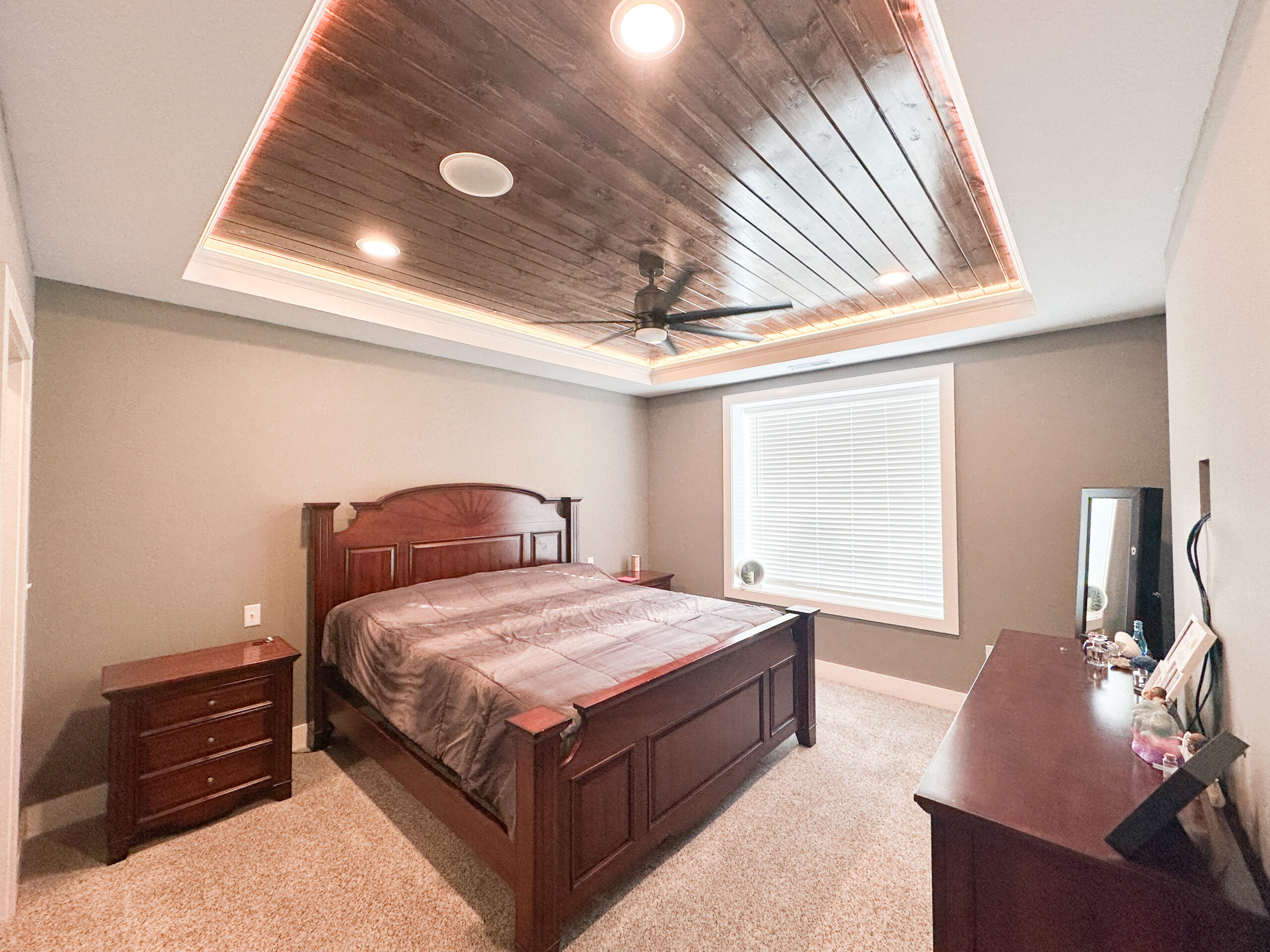 Home with Acreage for Sale in Salem, MO