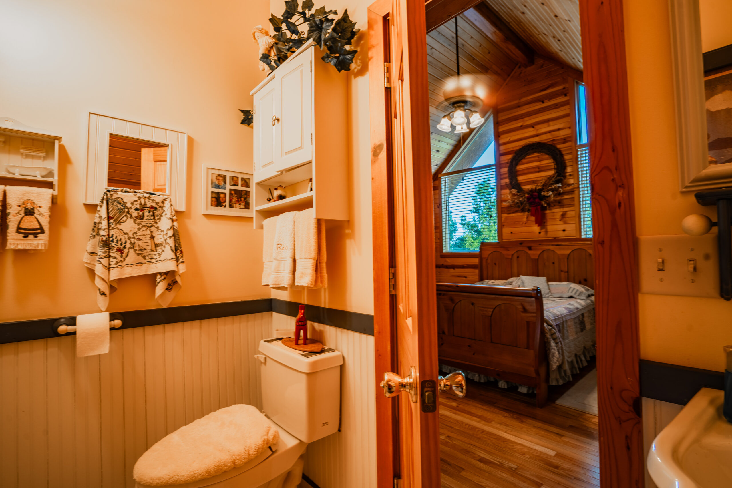 Log Cabin Paradise Near Stockton Lake
