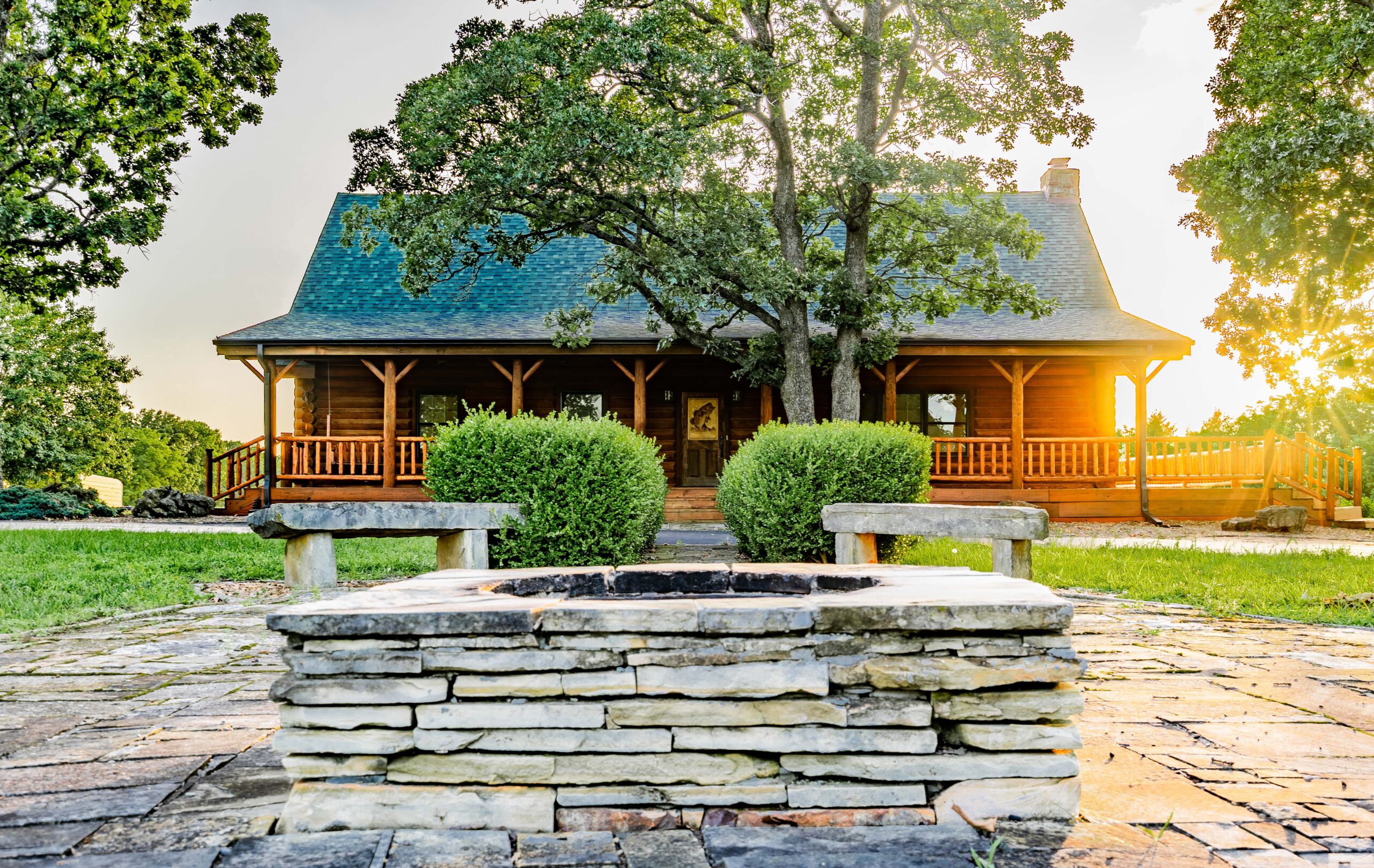 Log Cabin Paradise Near Stockton Lake