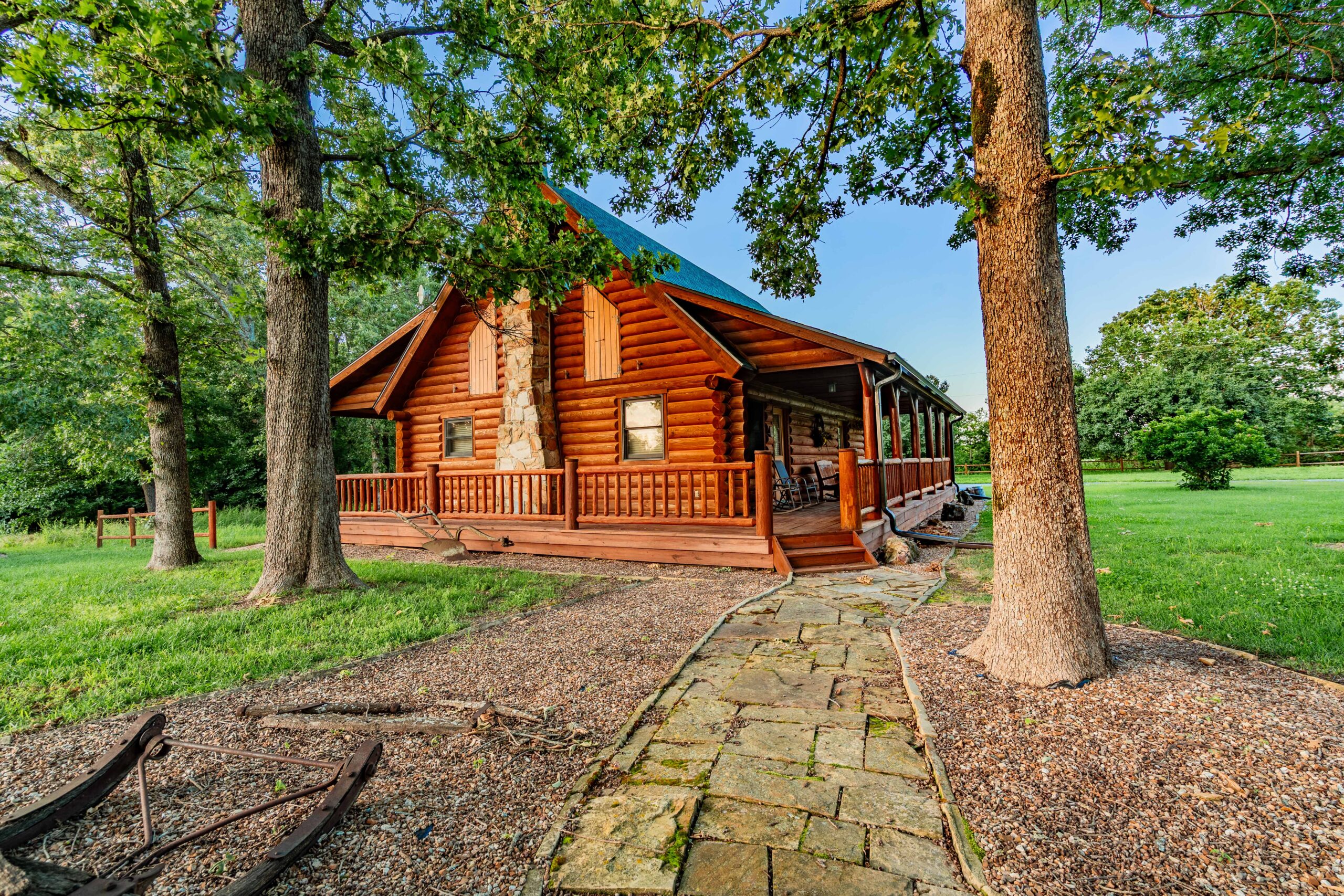 Log Cabin Paradise Near Stockton Lake