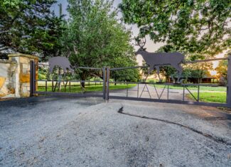 Log Cabin Paradise Near Stockton Lake