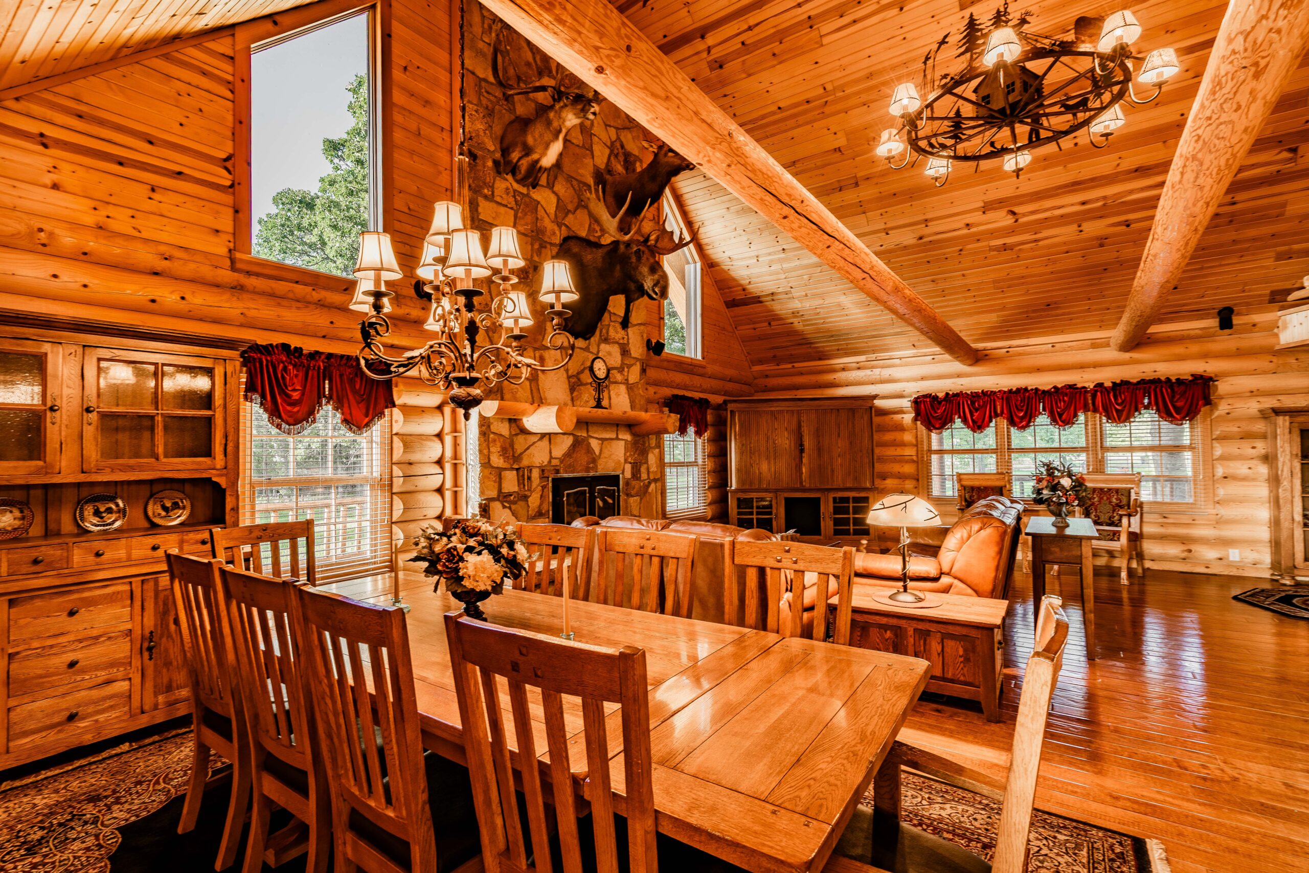Log Cabin Paradise Near Stockton Lake