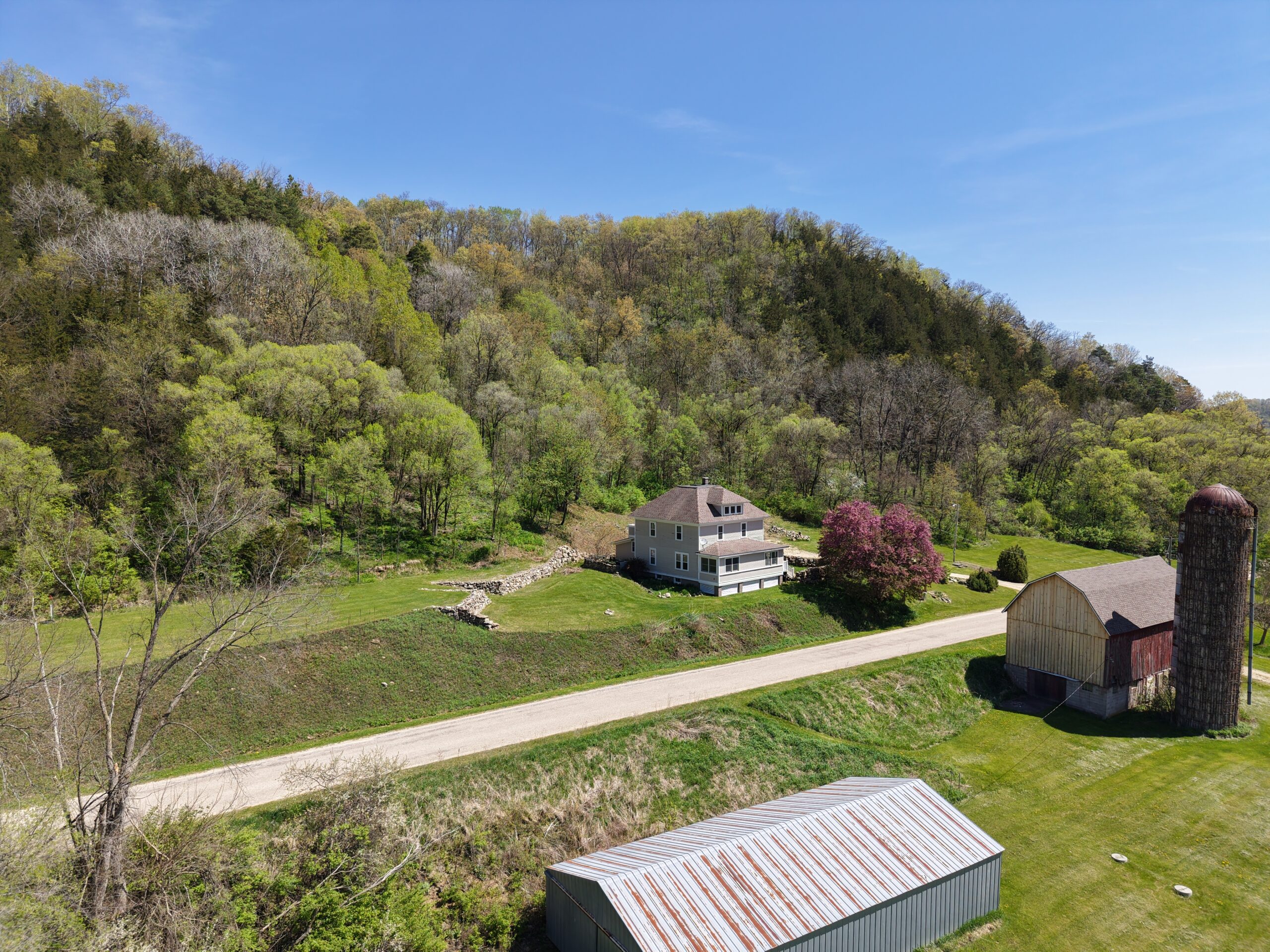 Country Home 100 Acres 1/4 Mile of Trout Stream In the Driftless Region