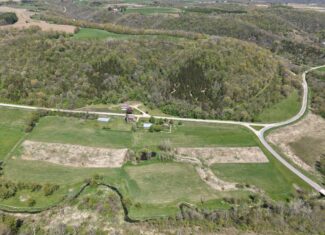 Country Home 100 Acres 1/4 Mile of Trout Stream In the Driftless Region