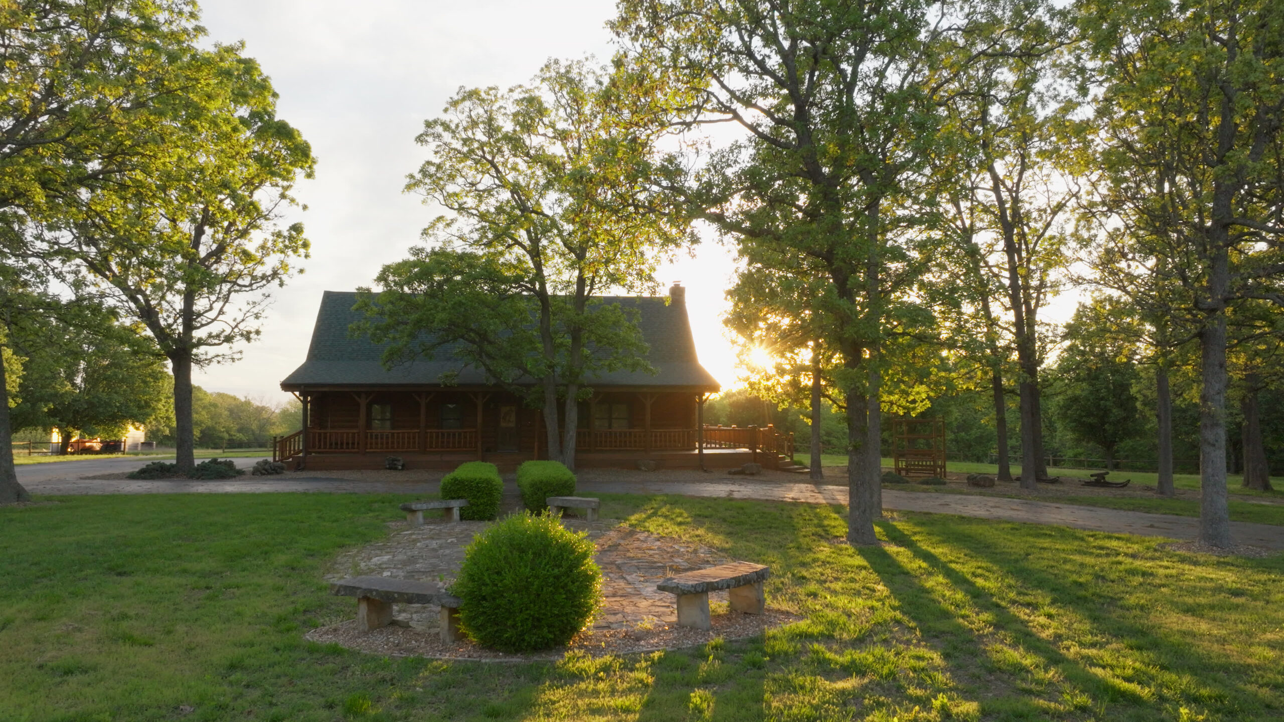 Log Cabin Paradise Near Stockton Lake