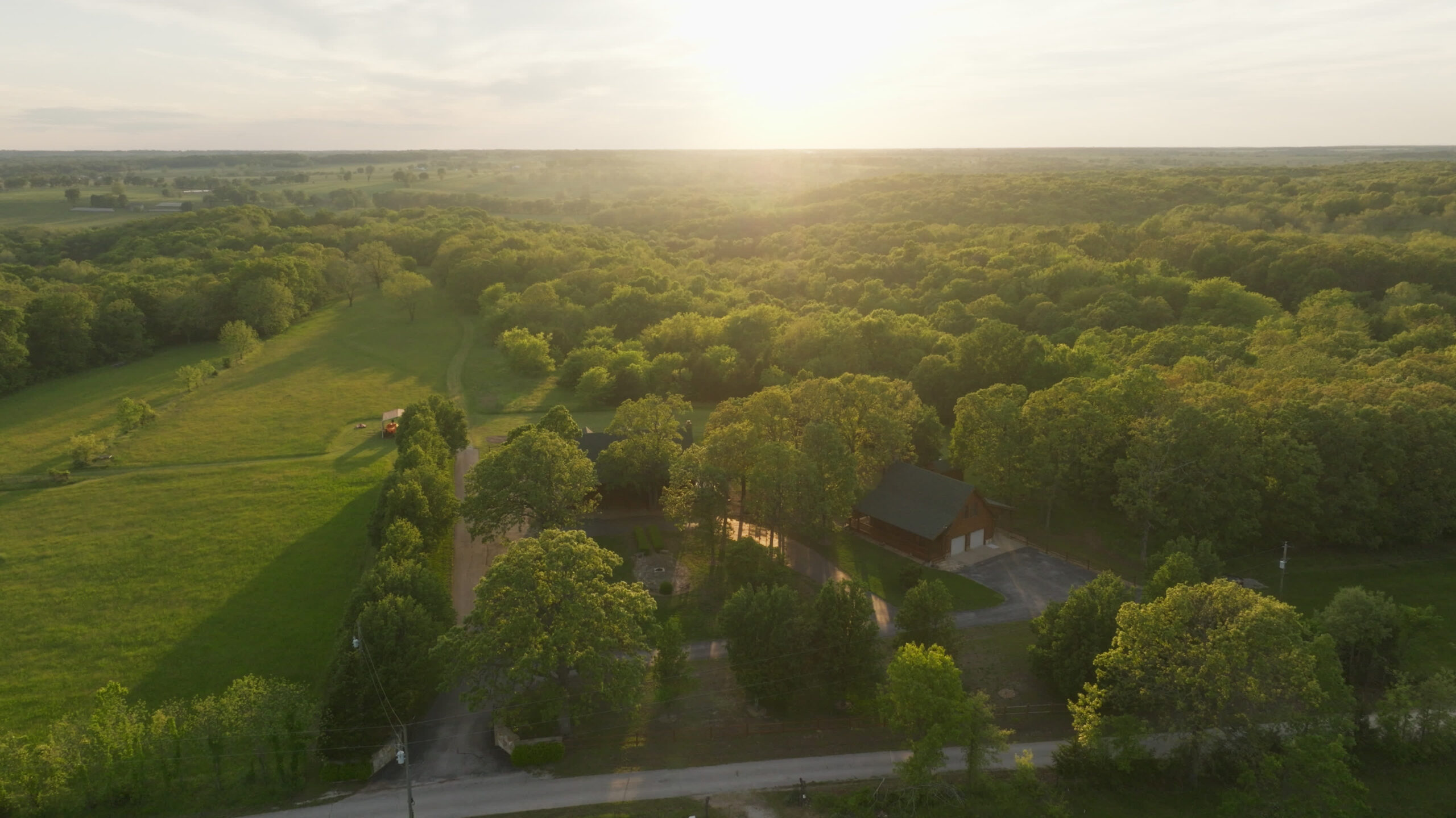 Log Cabin Paradise Near Stockton Lake
