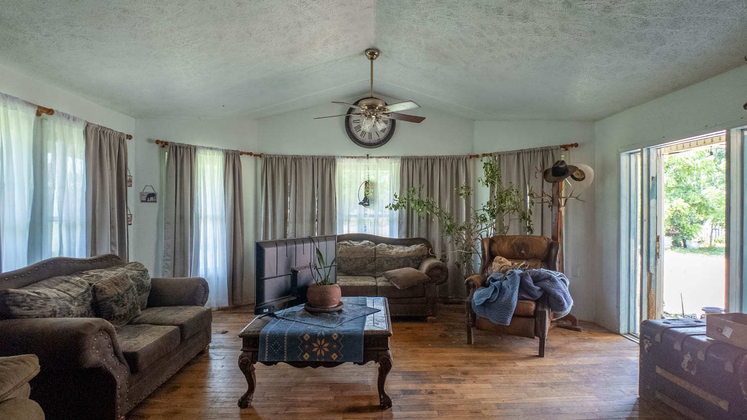 440-Acre Ranch or Hunter’s Retreat – Ultimate Seclusion and Natural Beauty