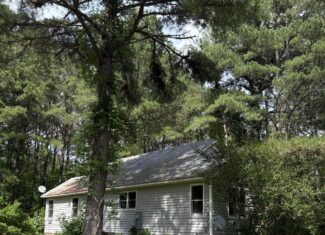 23-AC Country Retreat with Two Homes in Pitt County, NC