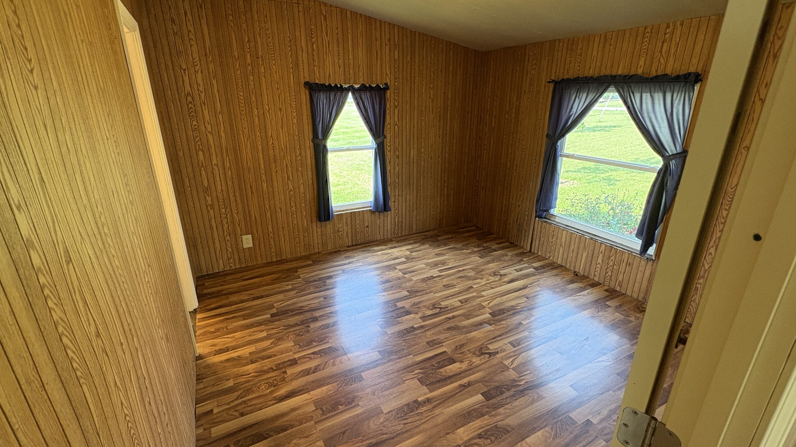 Charming Manufactured Home on 6.4 Acres with Outbuildings