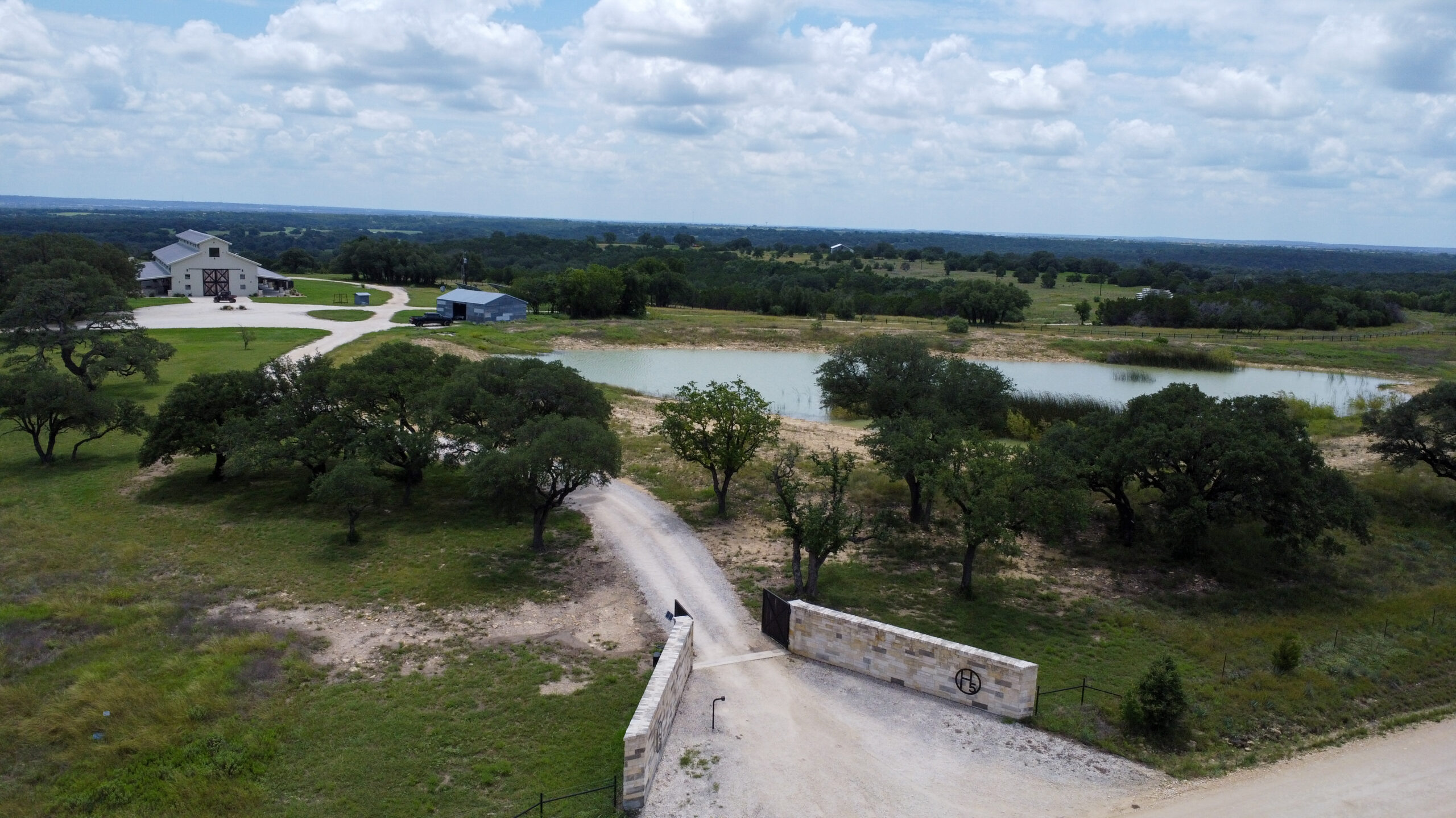 214±-Acre Luxury Texas Hill Country Ranch with 1,600′ Leon River Frontage near Gatesville