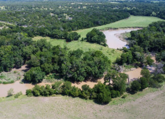 214±-Acre Luxury Texas Hill Country Ranch with 1,600′ Leon River Frontage near Gatesville