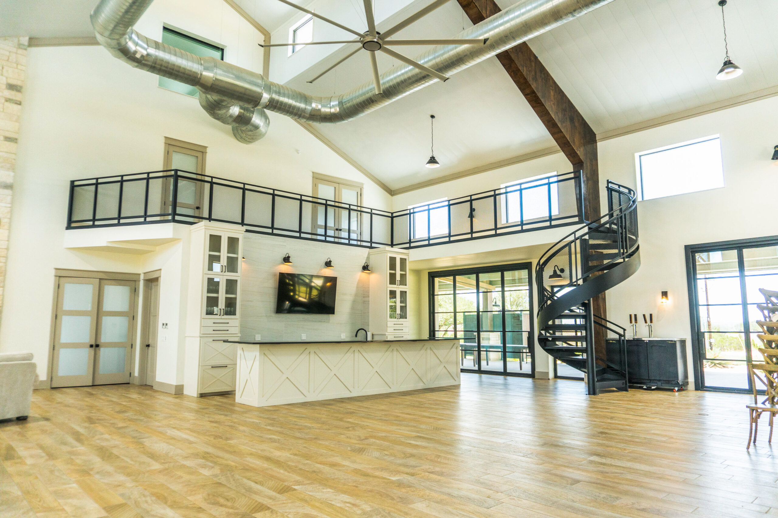 214±-Acre Luxury Texas Hill Country Ranch with 1,600′ Leon River Frontage near Gatesville
