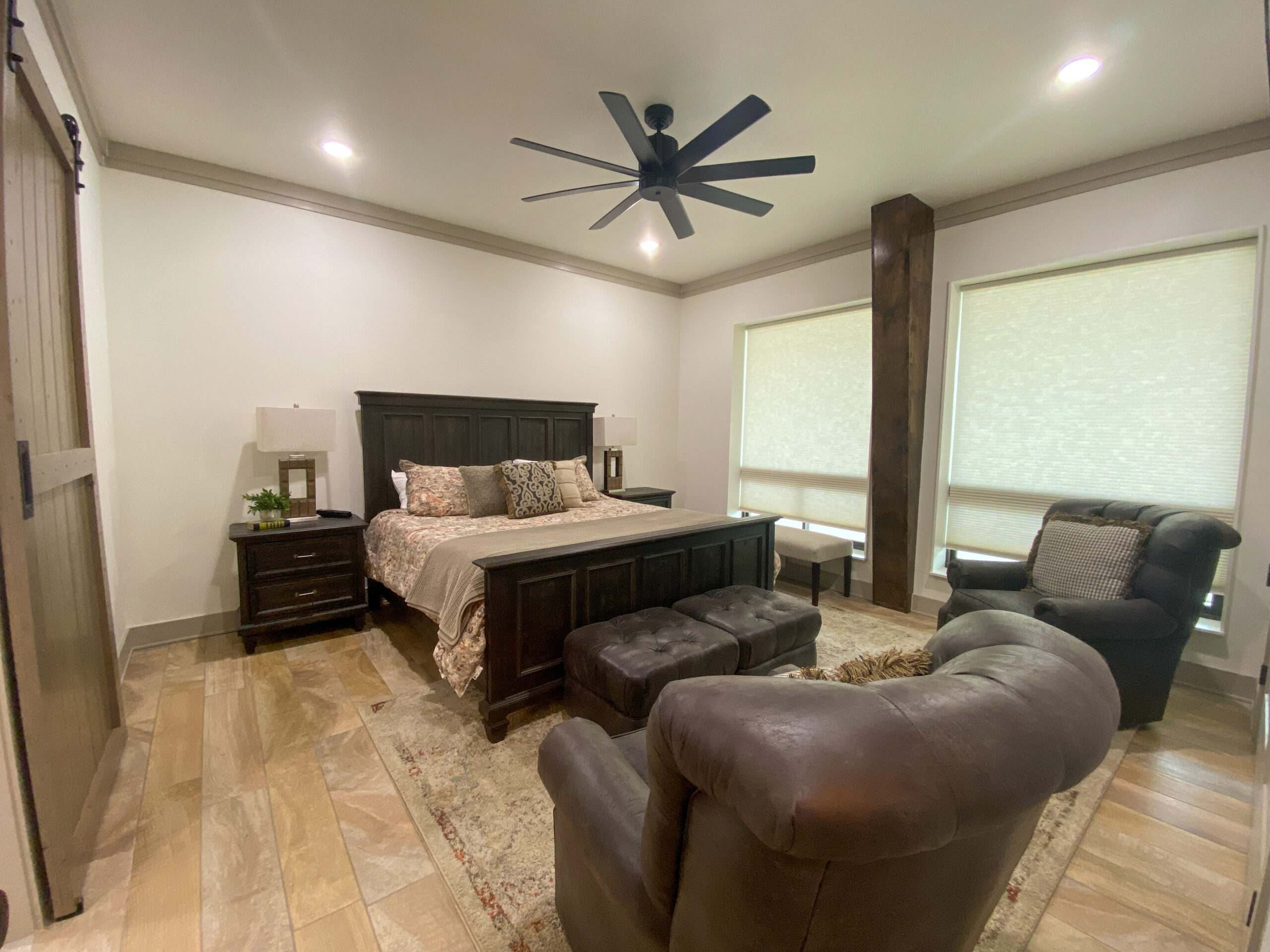 214±-Acre Luxury Texas Hill Country Ranch with 1,600′ Leon River Frontage near Gatesville