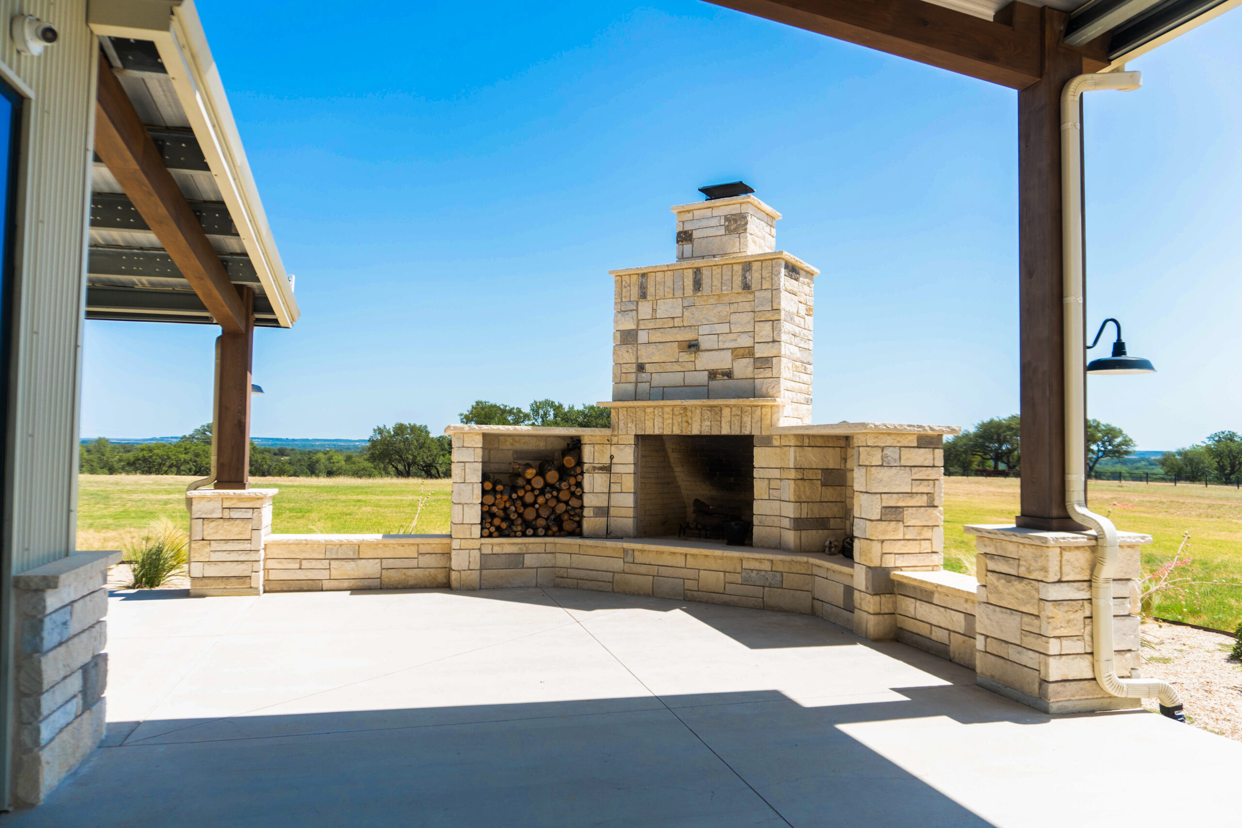 214±-Acre Luxury Texas Hill Country Ranch with 1,600′ Leon River Frontage near Gatesville