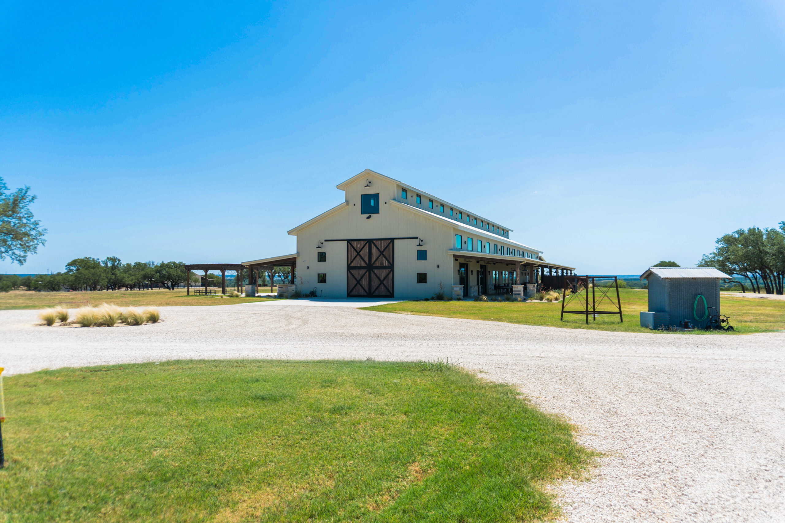214±-Acre Luxury Texas Hill Country Ranch with 1,600′ Leon River Frontage near Gatesville