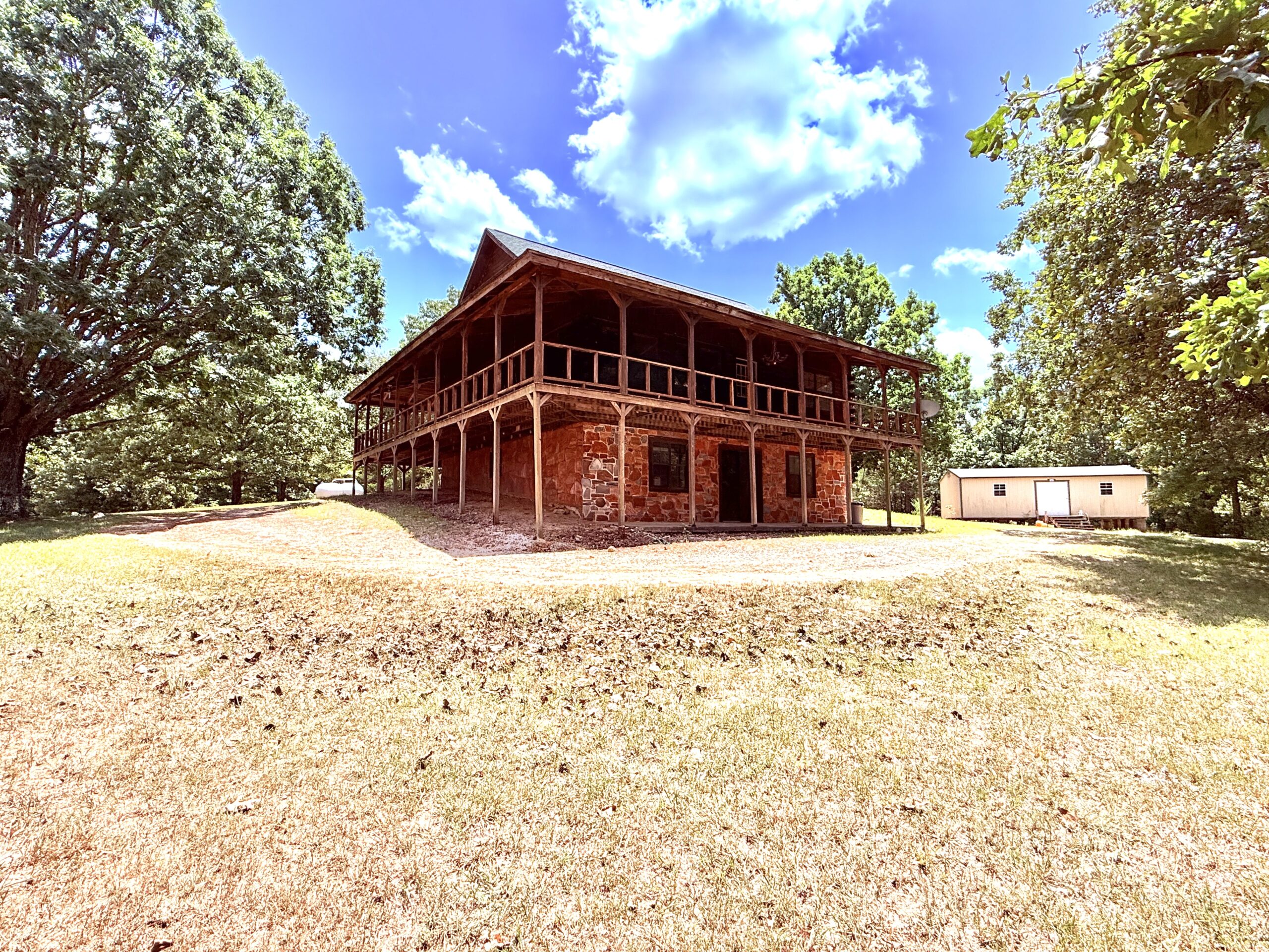 LOG HOME AND ACREAGE FOR SALE IN NORTH CENTRAL ARKANSAS