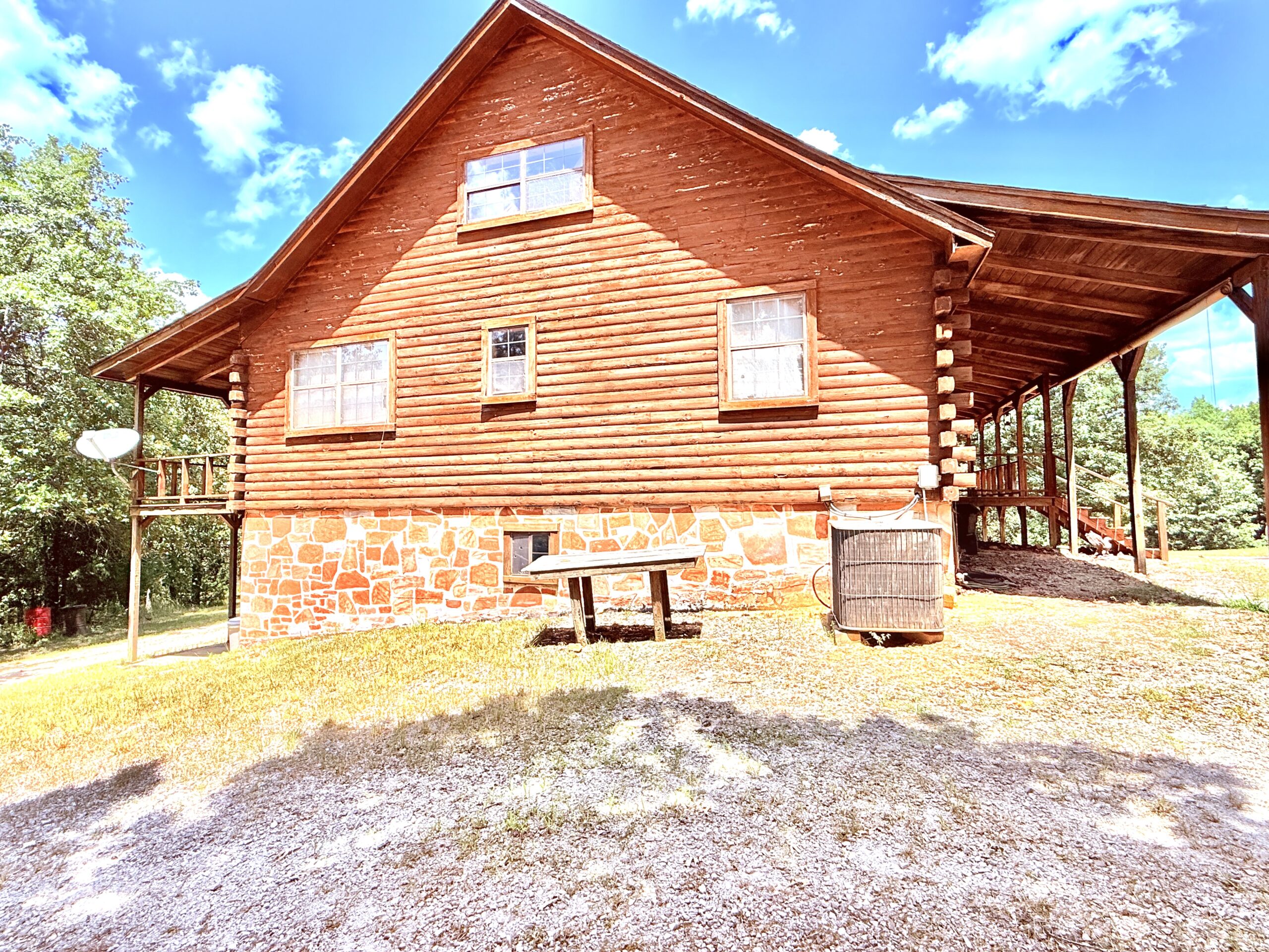 LOG HOME AND ACREAGE FOR SALE IN NORTH CENTRAL ARKANSAS