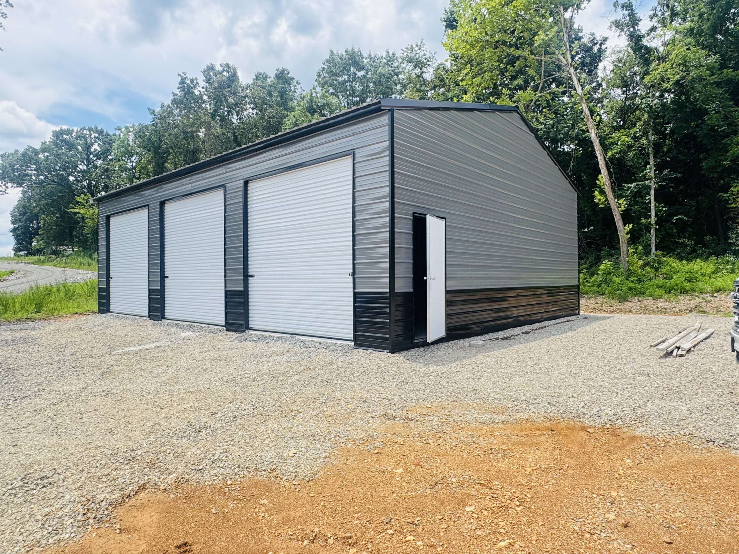 LAND AND SHOP BUILDING FOR SALE IN NORTH CENTRAL ARKANSAS