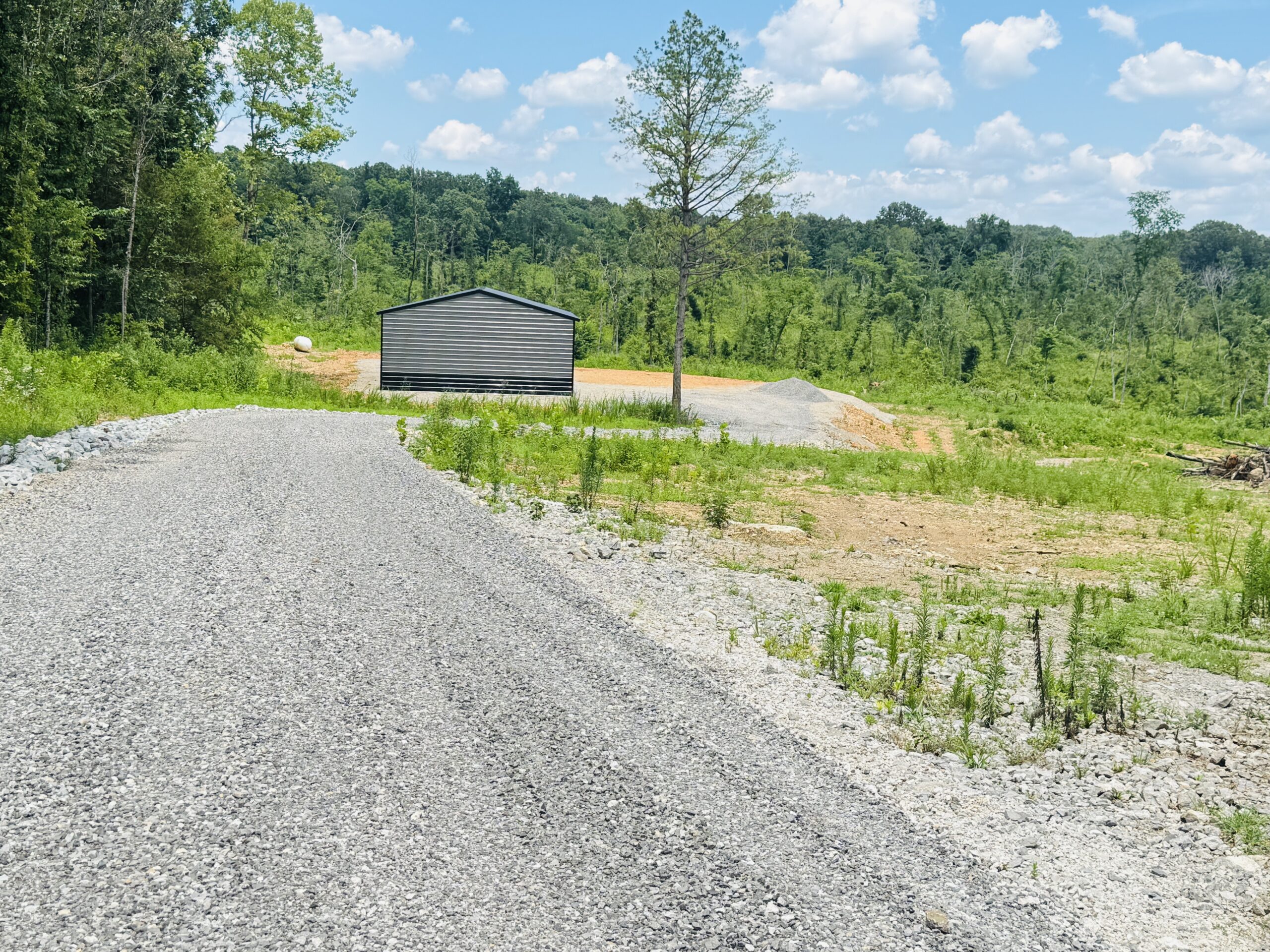 LAND AND SHOP BUILDING FOR SALE IN NORTH CENTRAL ARKANSAS