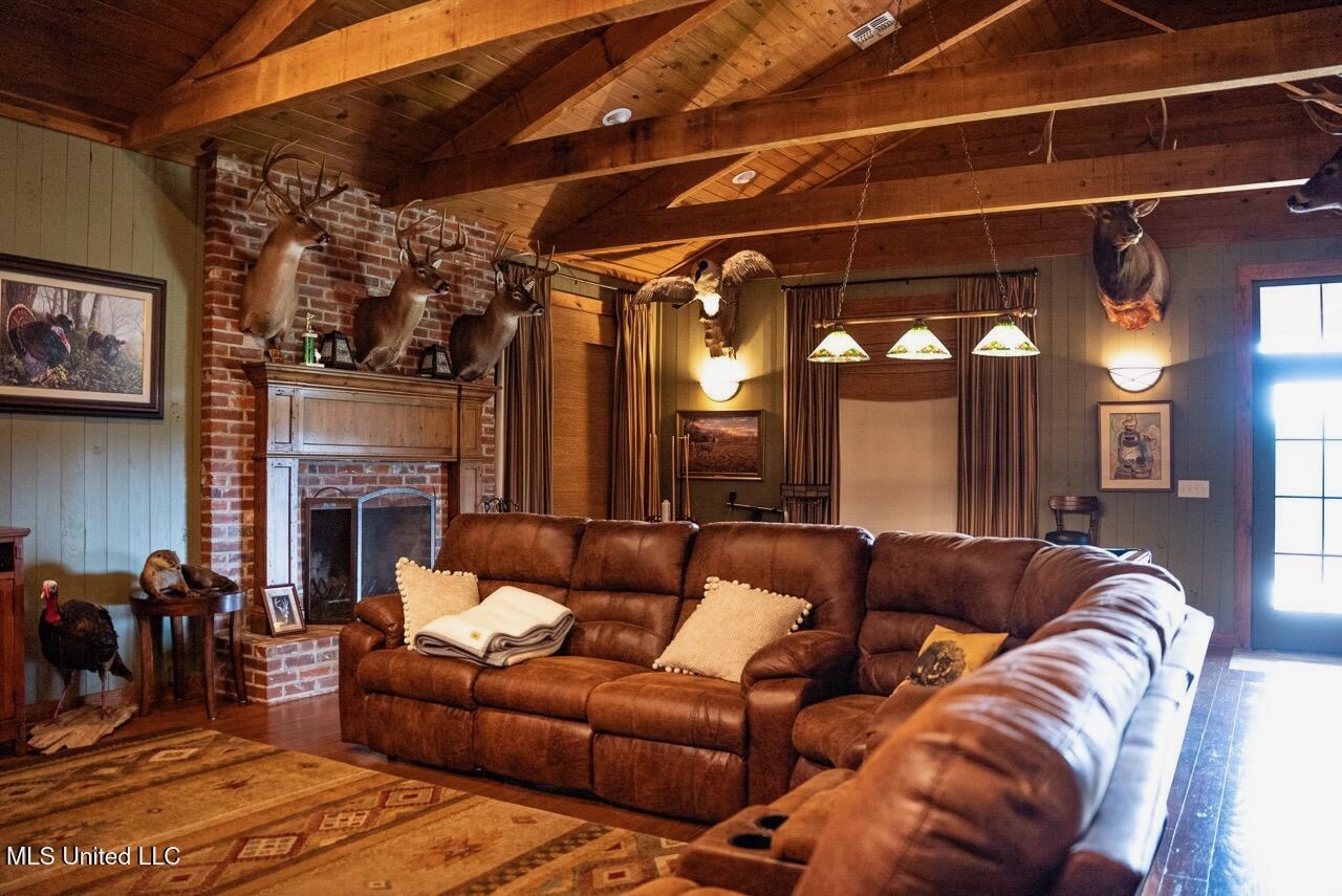 Petit Amite – Luxury Hunting Retreat in Amite County, MS