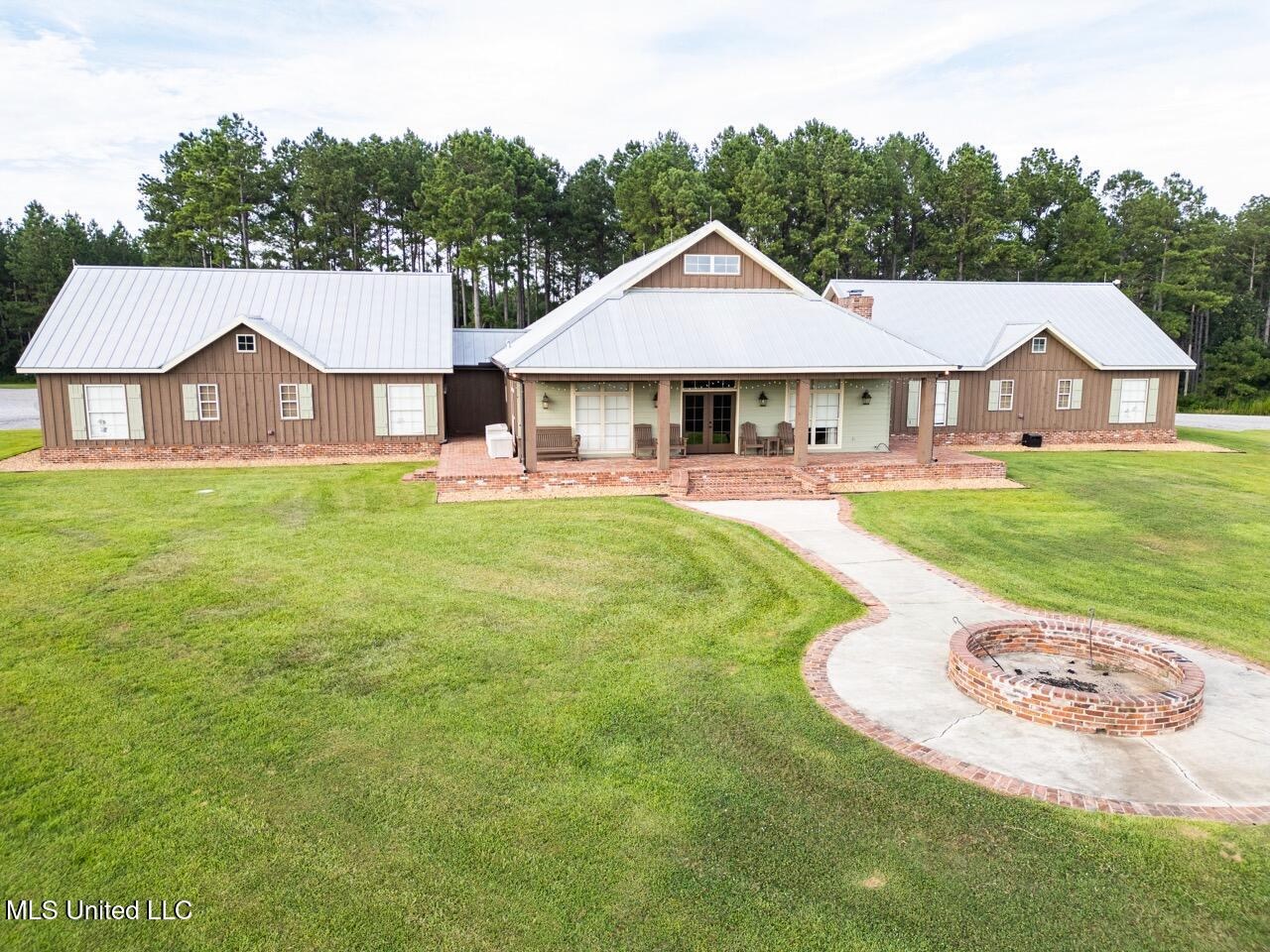Petit Amite – Luxury Hunting Retreat in Amite County, MS