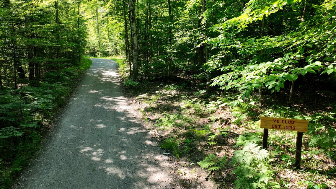 1377-Acres V8 Drive Shared Hunting Property