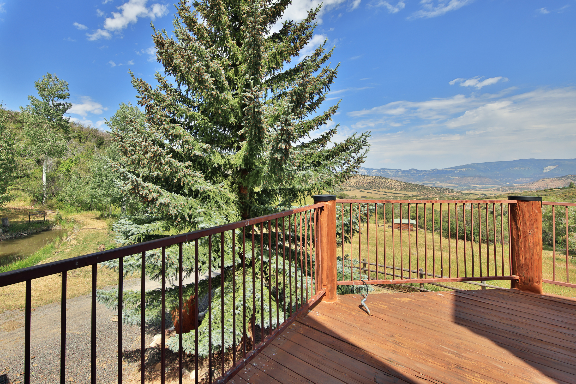 Luxury Log Home on Multiple Parcels For Sale on the Western Slope of Colorado