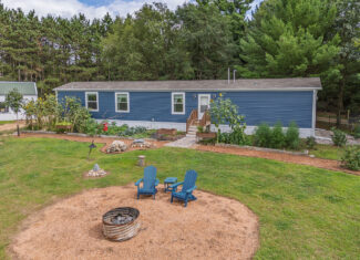 48.7+/- Acres Featuring a 2022 Single Wide Mobile Home Montello WI