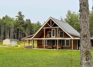 Nicely Built Chalet Style Home – Wesley, Maine