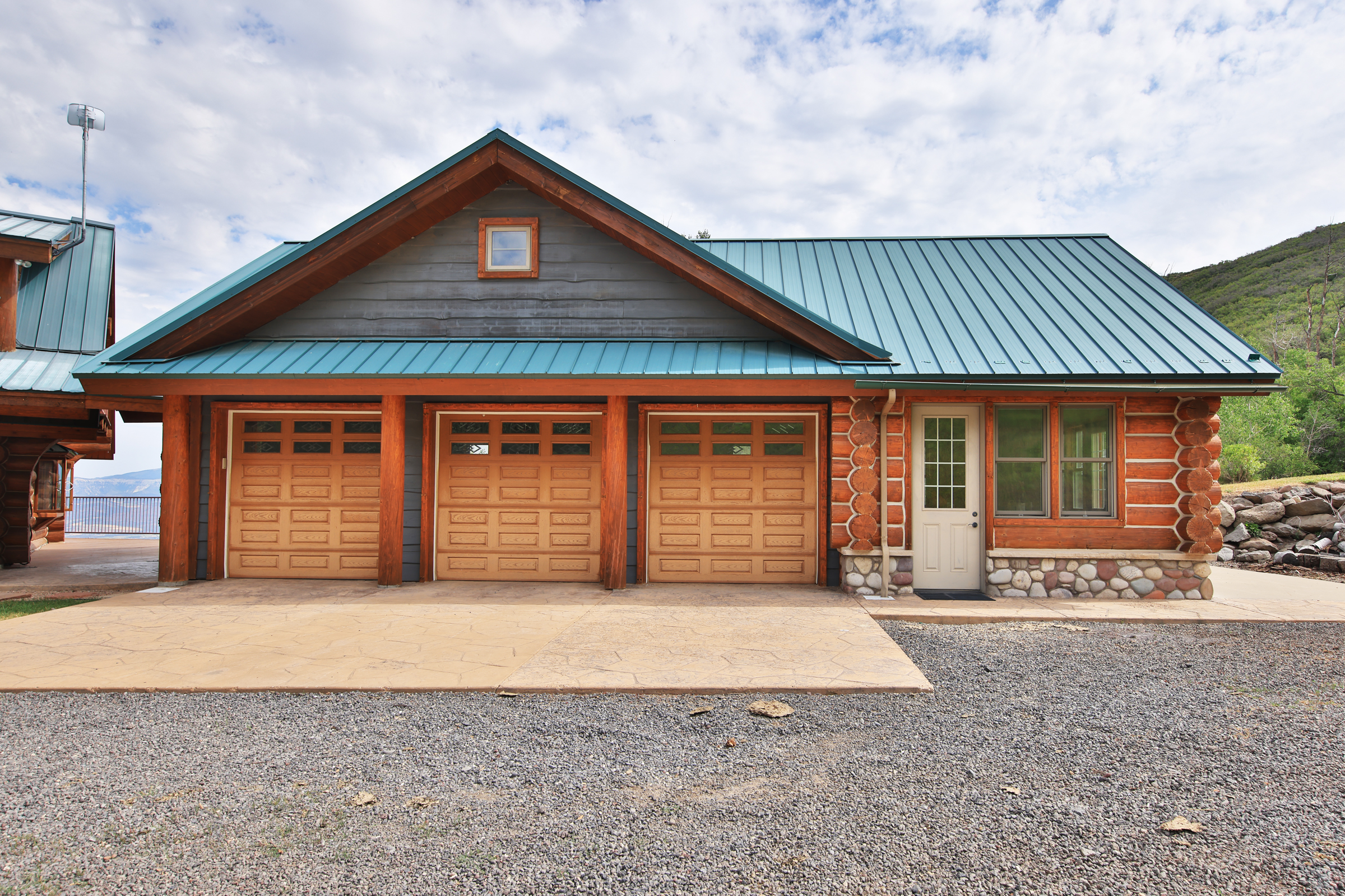 Luxury Log Home on Multiple Parcels For Sale on the Western Slope of Colorado