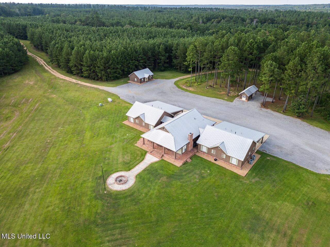 Petit Amite – Luxury Hunting Retreat in Amite County, MS