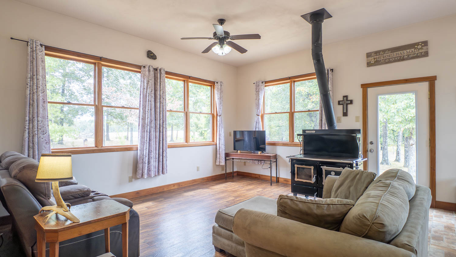 Hunting Property and Home in the Missouri Ozarks