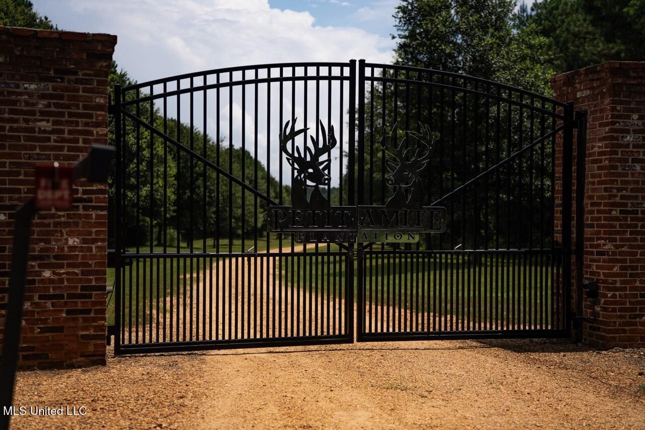 Petit Amite – Luxury Hunting Retreat in Amite County, MS
