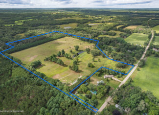 48.7+/- Acres Featuring a 2022 Single Wide Mobile Home Montello WI