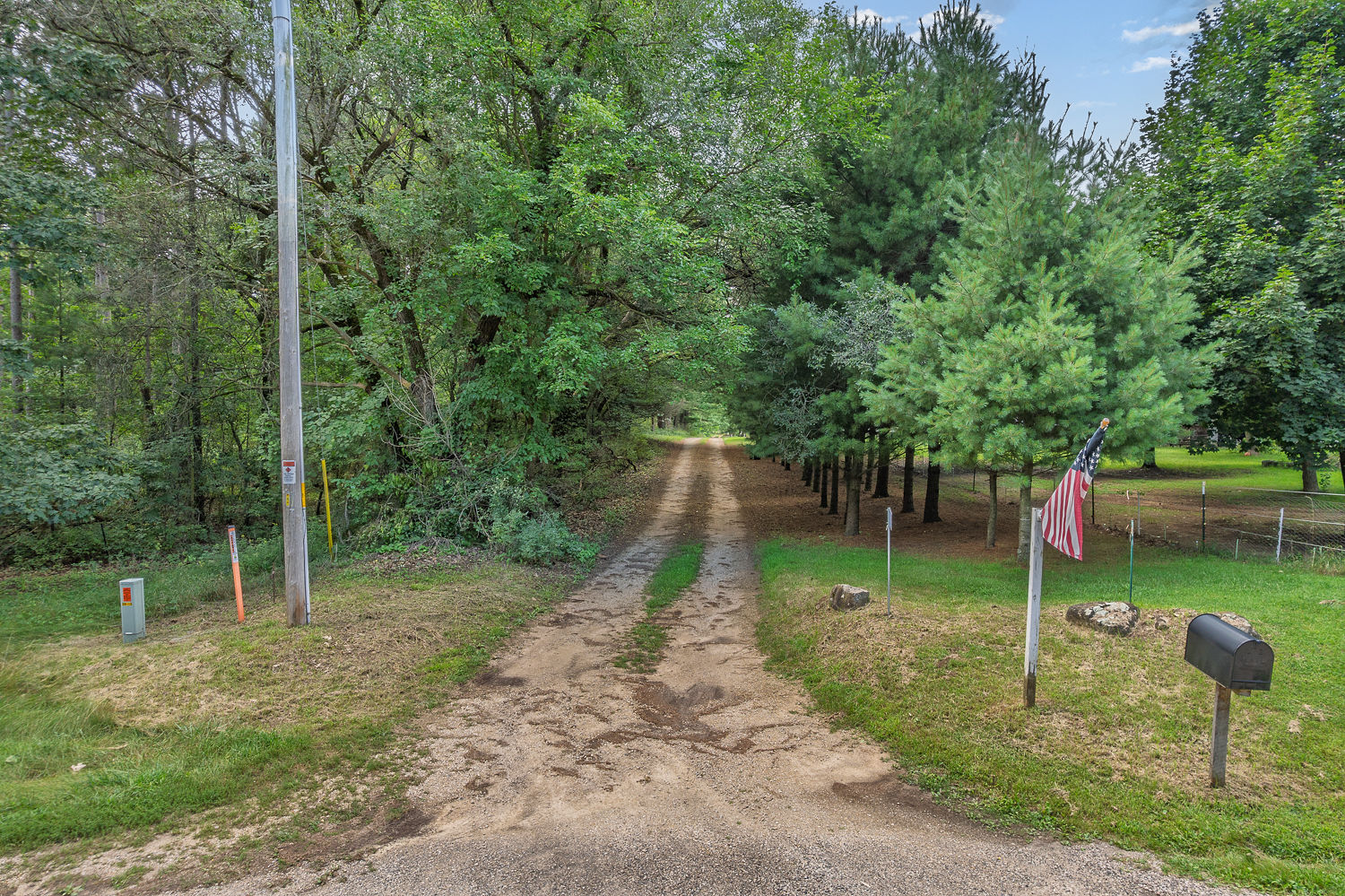 48.7+/- Acres Featuring a 2022 Single Wide Mobile Home Montello WI