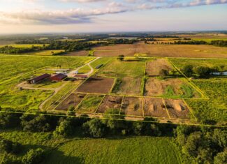 496+\- acres Sheldon MO