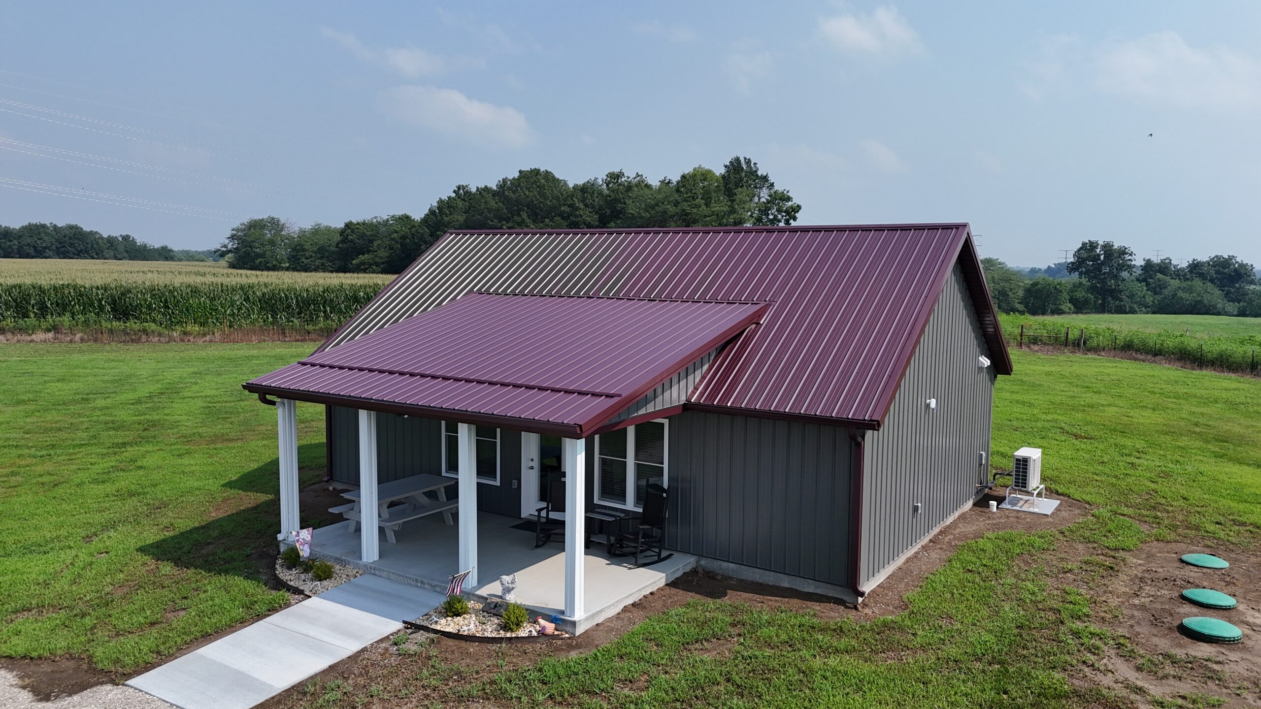 Dream Countryside Home + Guest Home in Moulton, IA