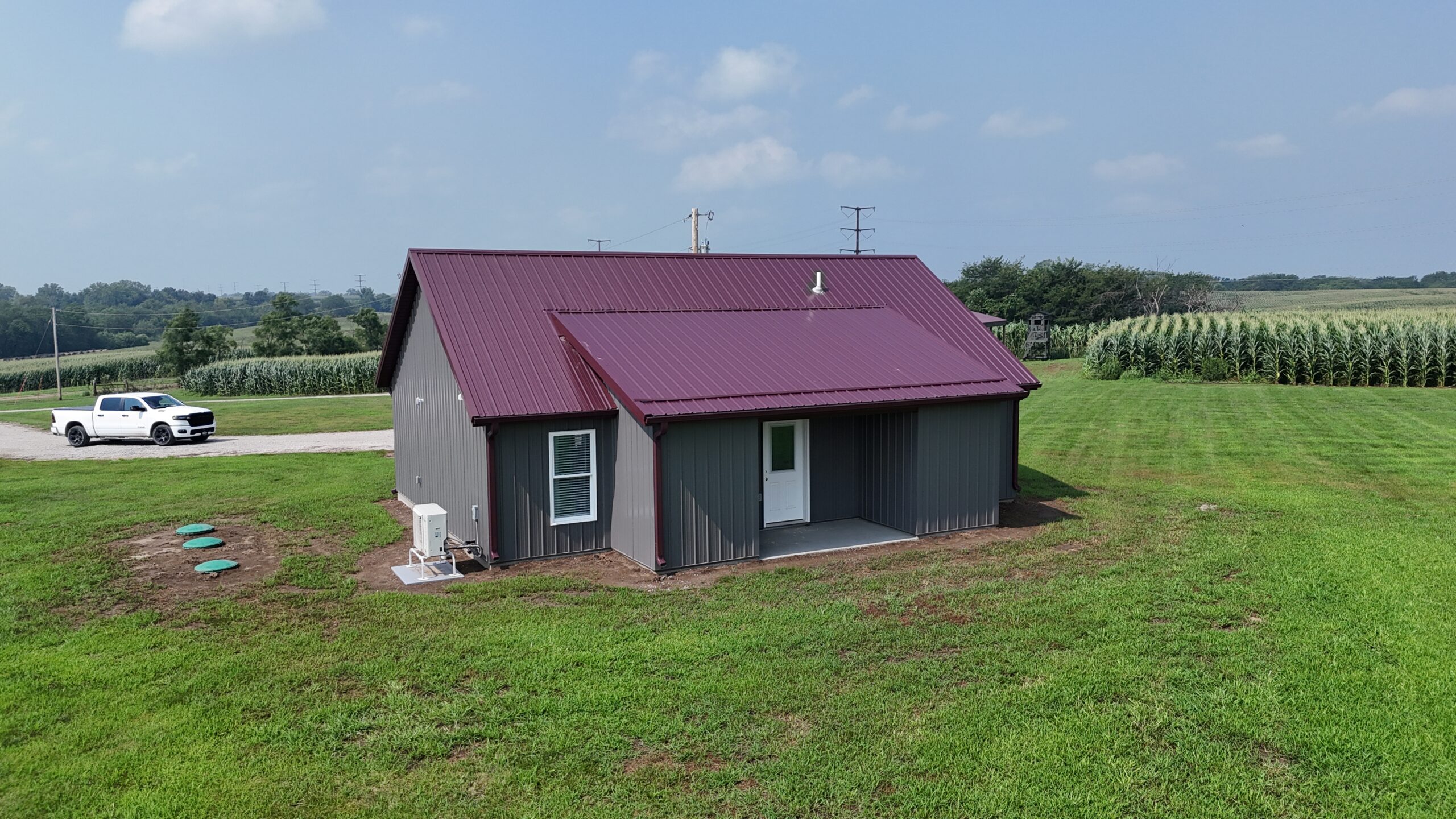 Dream Countryside Home + Guest Home in Moulton, IA