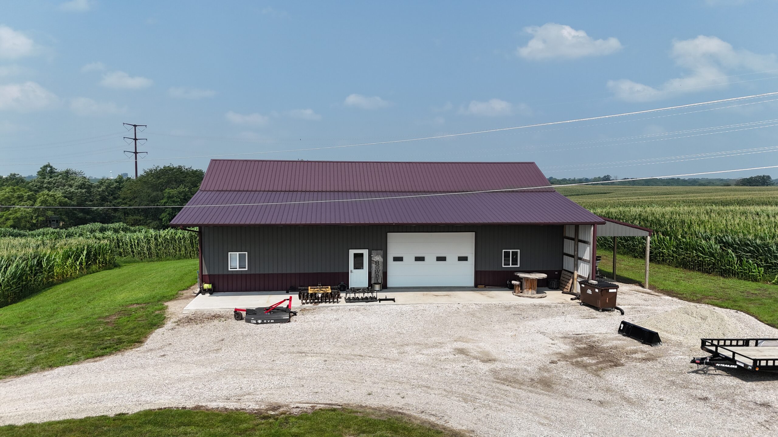 Dream Countryside Home + Guest Home in Moulton, IA