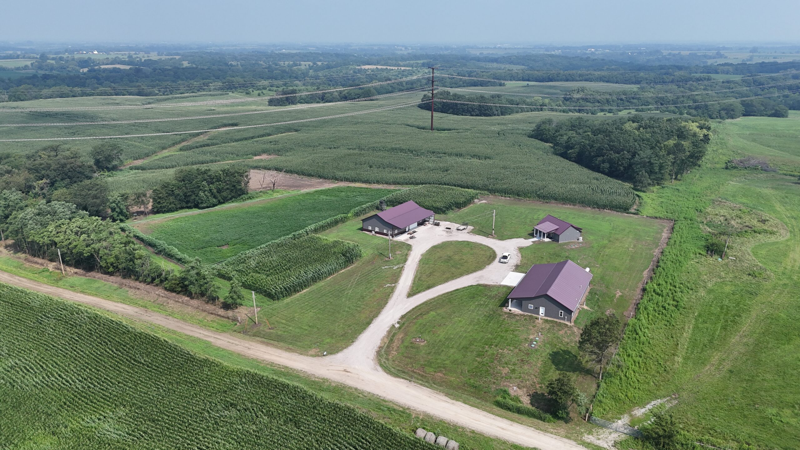 Dream Countryside Home + Guest Home in Moulton, IA