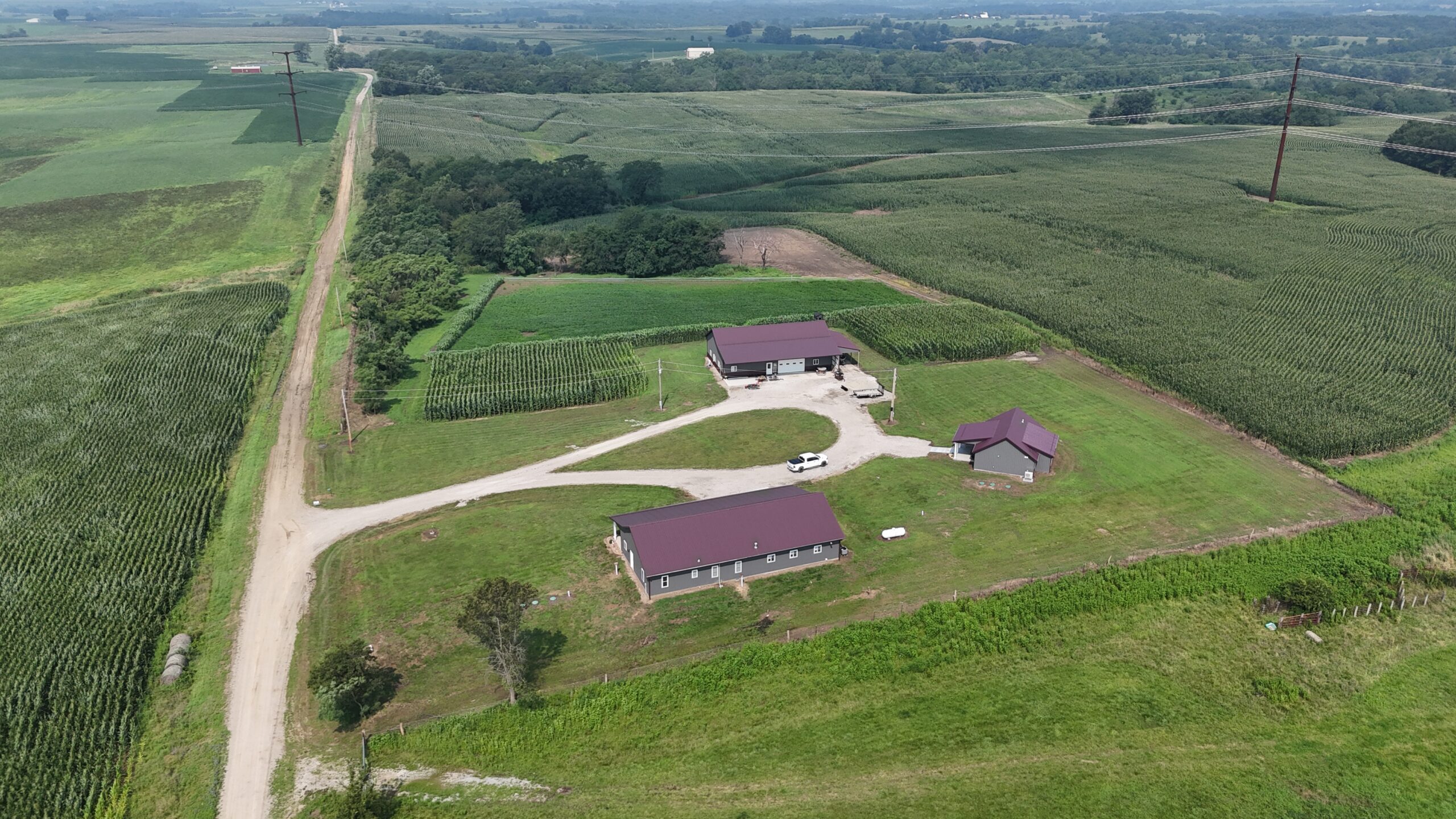 Dream Countryside Home + Guest Home in Moulton, IA